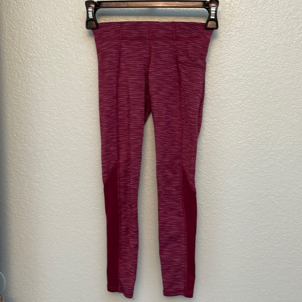Champion: magenta athletic leggings